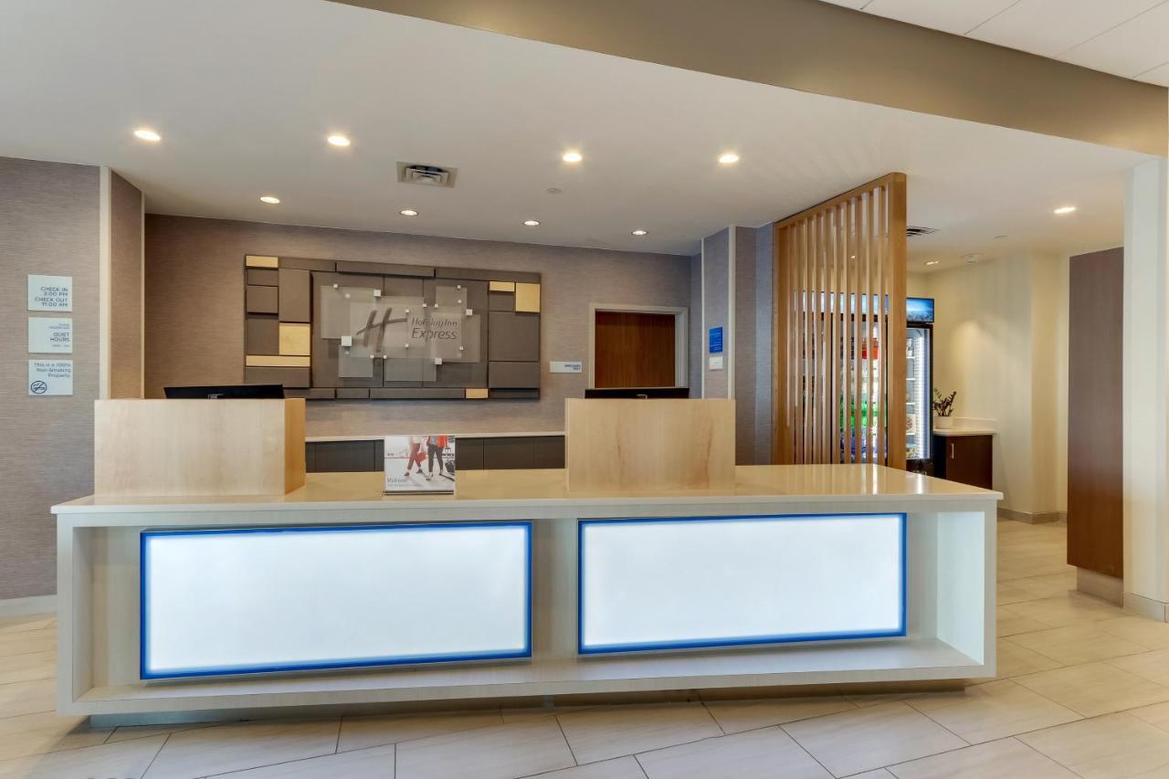 Holiday Inn Express - Wilmington - Porters Neck By Ihg Экстерьер фото
