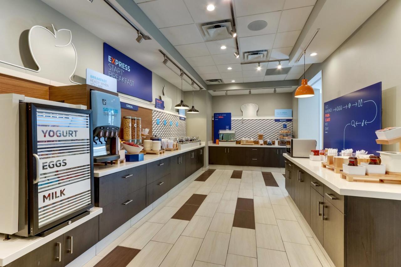 Holiday Inn Express - Wilmington - Porters Neck By Ihg Экстерьер фото