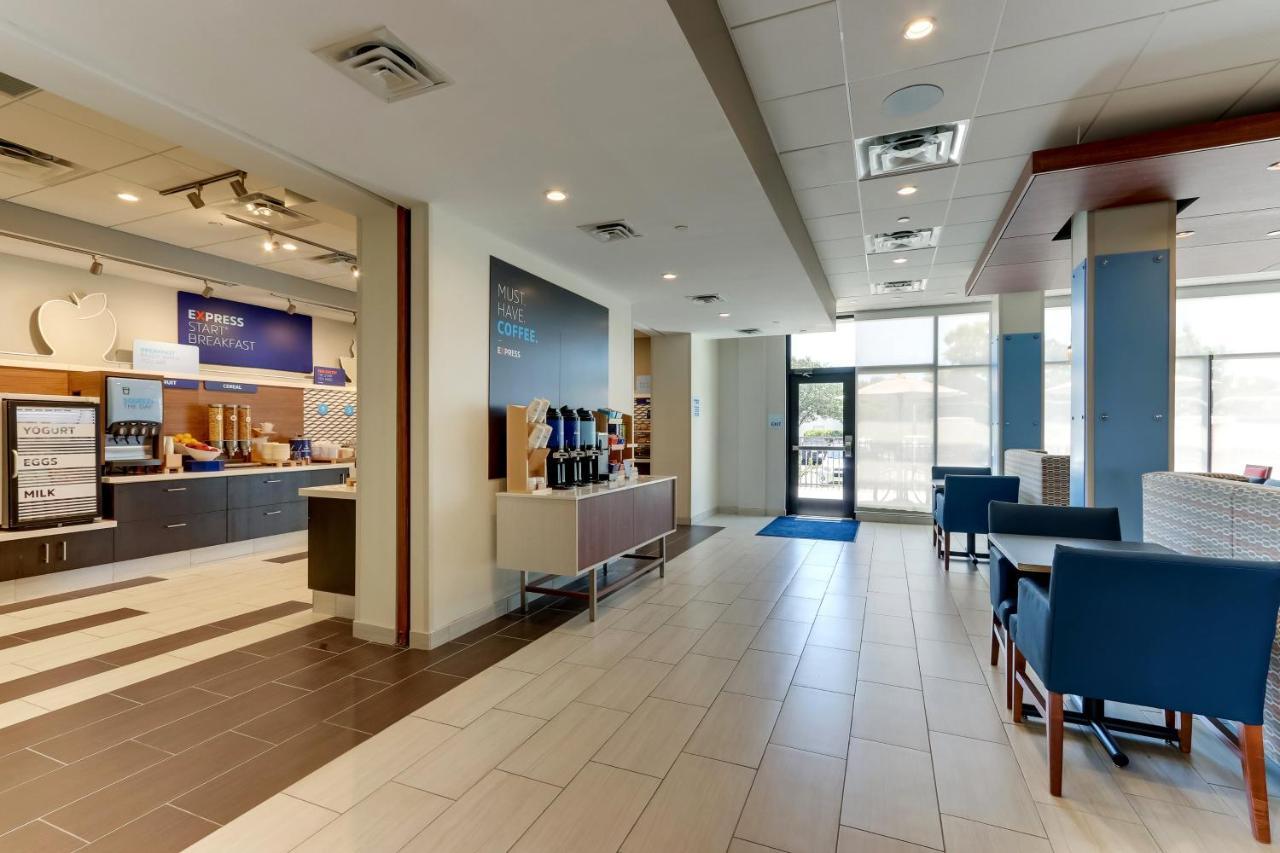 Holiday Inn Express - Wilmington - Porters Neck By Ihg Экстерьер фото