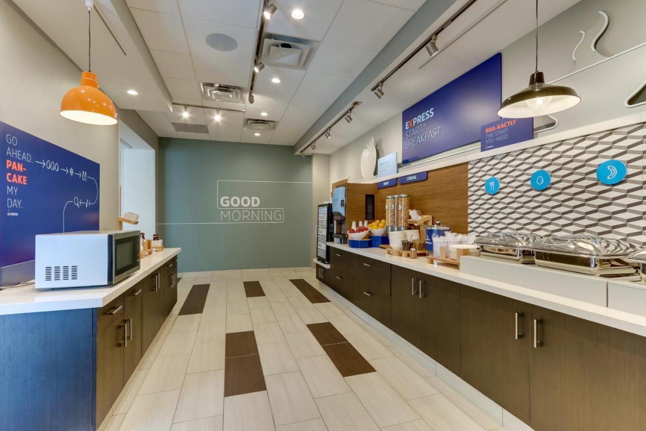 Holiday Inn Express - Wilmington - Porters Neck By Ihg Экстерьер фото