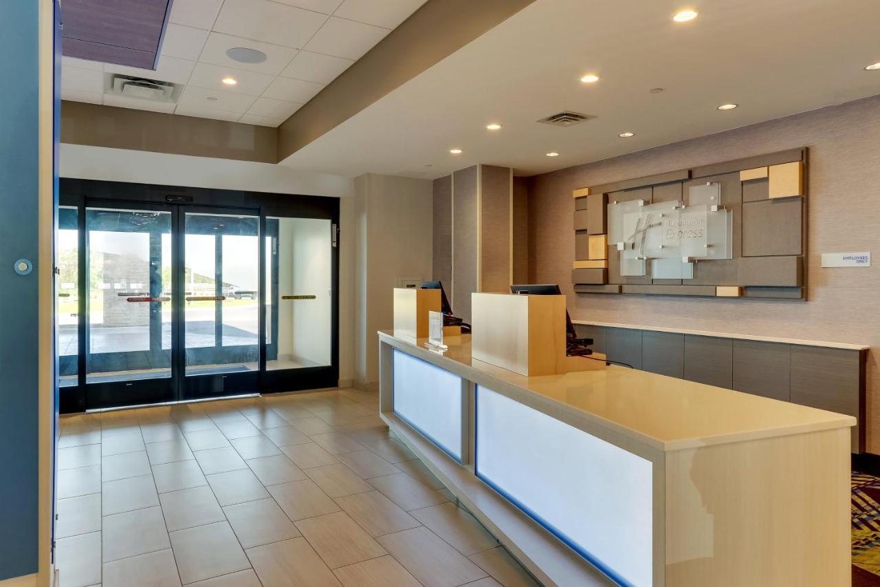 Holiday Inn Express - Wilmington - Porters Neck By Ihg Экстерьер фото