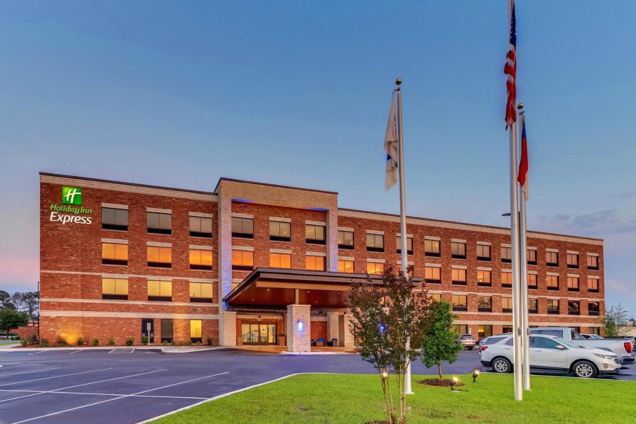 Holiday Inn Express - Wilmington - Porters Neck By Ihg Экстерьер фото
